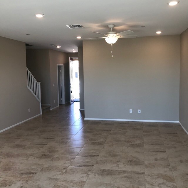 Building Photo - 5367 Silver Branch Ave