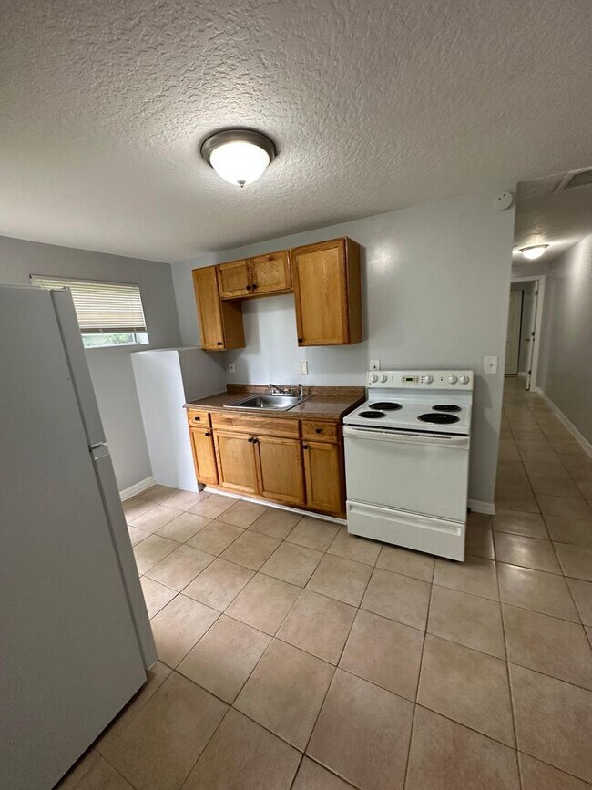 1637/1639 W 24th - 1637/1639 W 24th Apartment