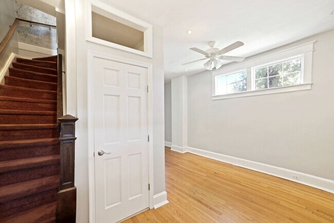 Foto del edificio - Available Now!  // 3bedroom 2.5 bathroom C...