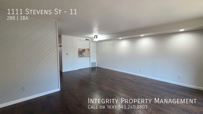 Foto del edificio - 1111 Stevens St