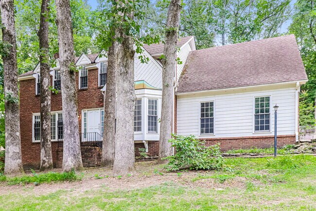 Building Photo - 329 Ericson Rd