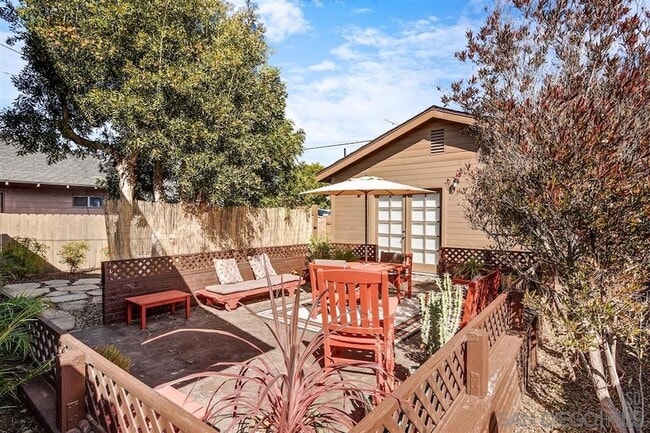 Building Photo - 4735 Edgeware Rd