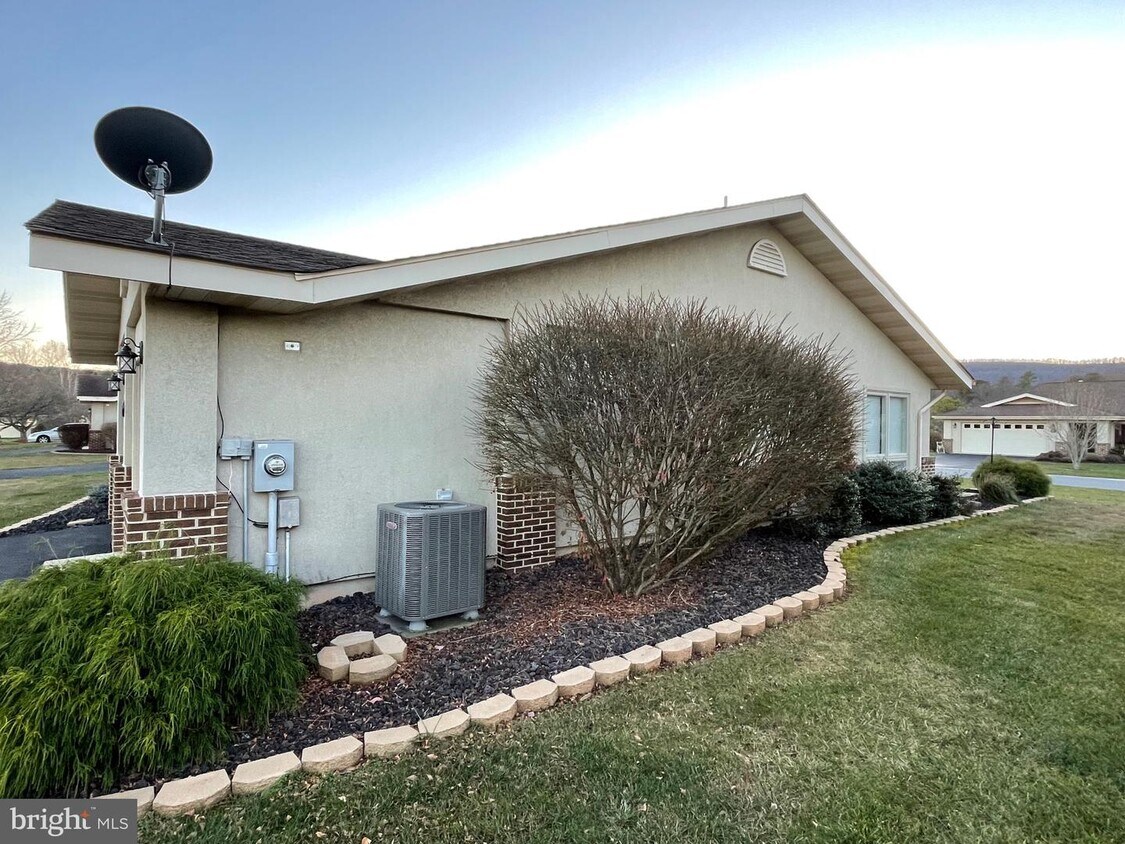 157 Arrowhead Loop, Hedgesville, WV 25427 House Rental in Hedgesville