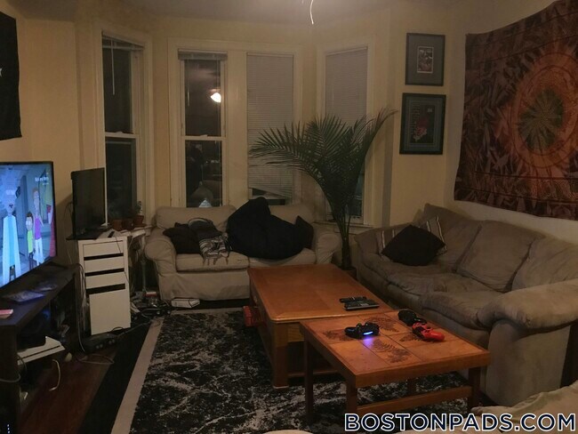 Foto del edificio - 731 Parker St