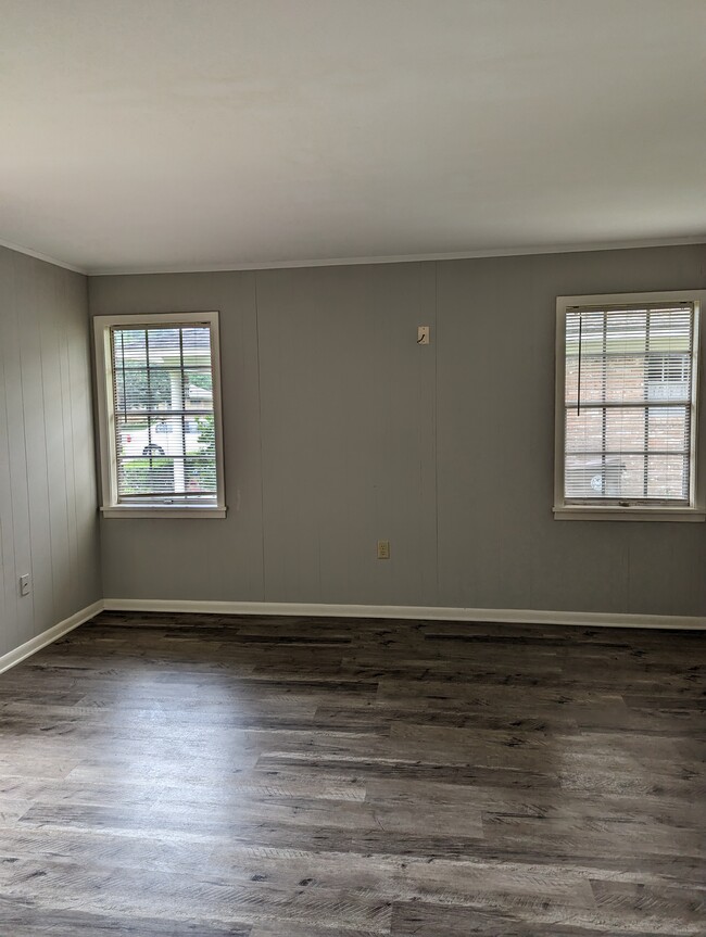 Living Room - 1605 Mamie St