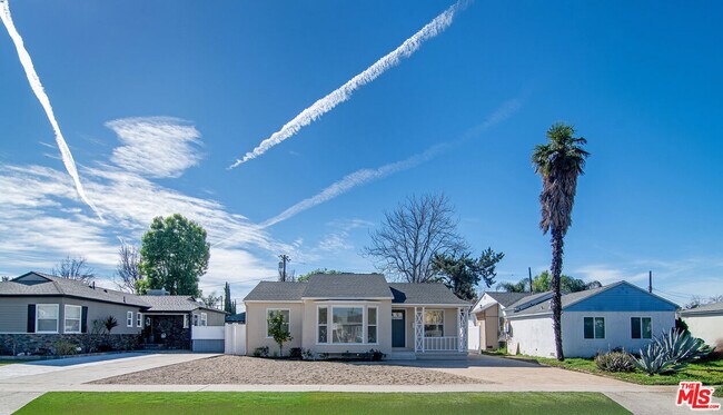 Foto del edificio - 17638 Welby Way