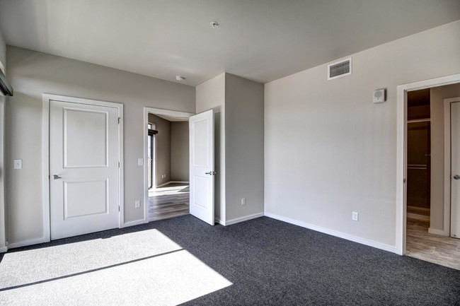 Foto del edificio - 6601 Folsom Blvd