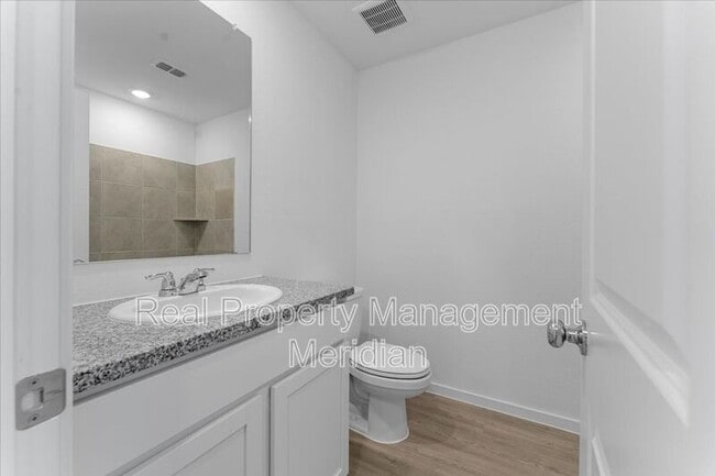 Foto del edificio - 1821 Pentro Pkwy