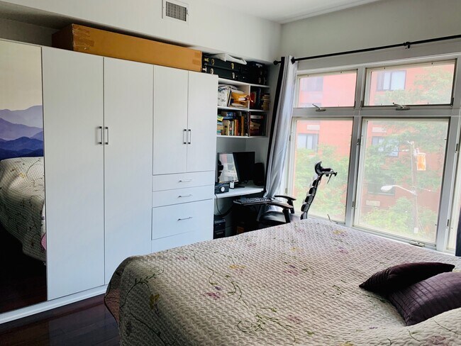 Custom built in closets with WFH office space - 601 Observer Hwy