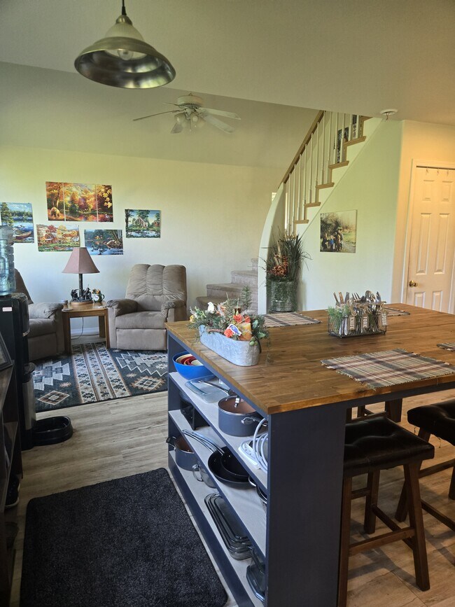 1050 Pickering Dr, Fairbanks, AK 99709 House Rental in Fairbanks, AK