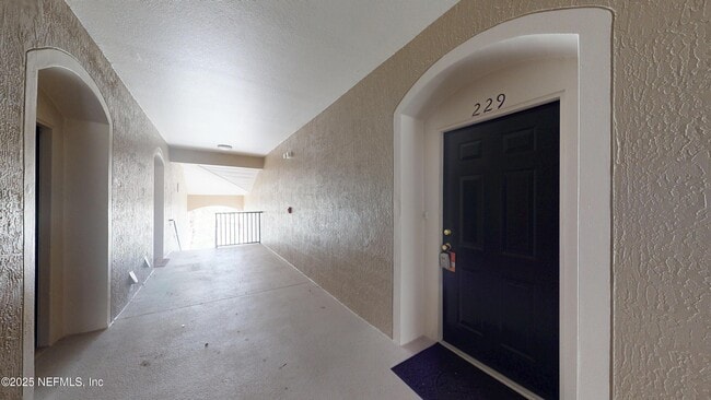 Building Photo - 7990 Baymeadows Cir E