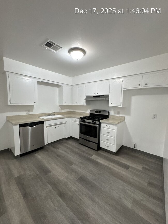 Building Photo - 2967