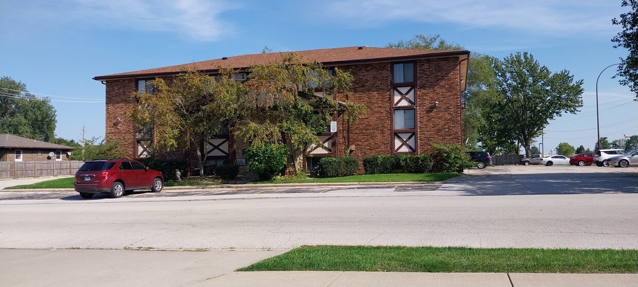 Primary Photo - 350 N Birch St