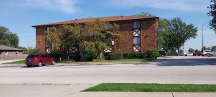 Building Photo - 350 N Birch St