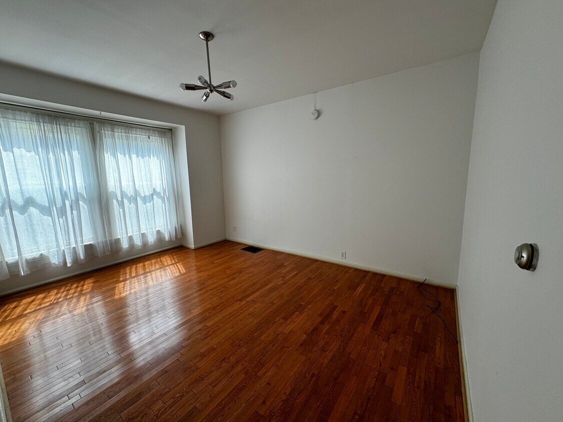 Foto principal - 148 Harvard St