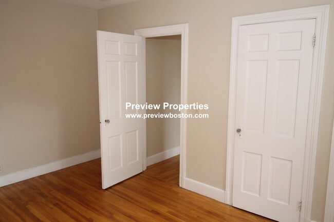 Building Photo - 97 Strathmore Rd