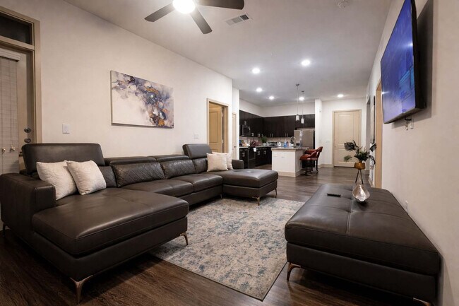 Building Photo - 8877 Frankway Dr