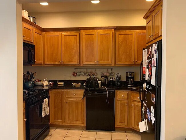 Foto del edificio - 79 Highland St