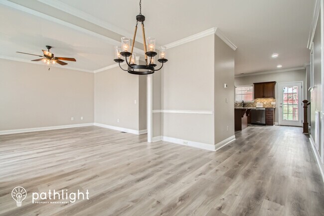 Building Photo - 1235 Chapmans Retreat Dr, Spring Hill, TN,...