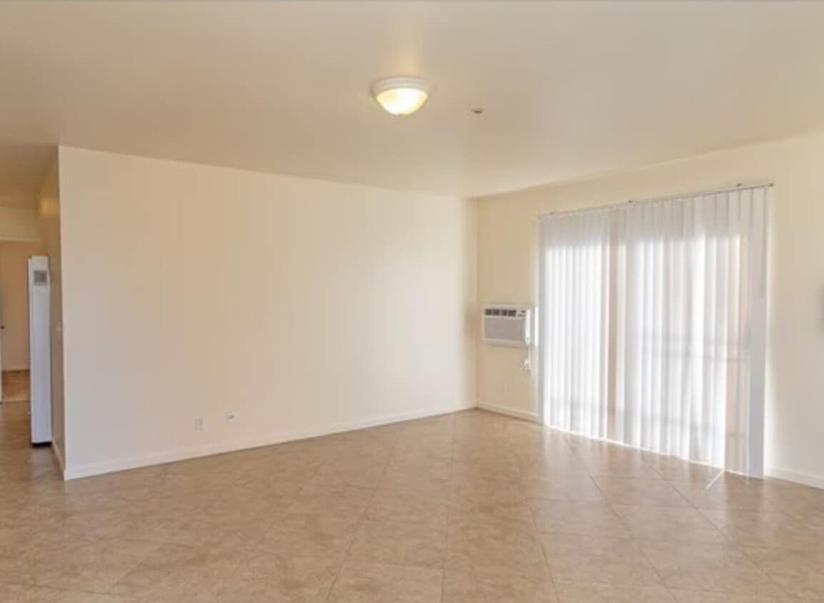 Building Photo - Welcome Home To Parkstone Vista!
