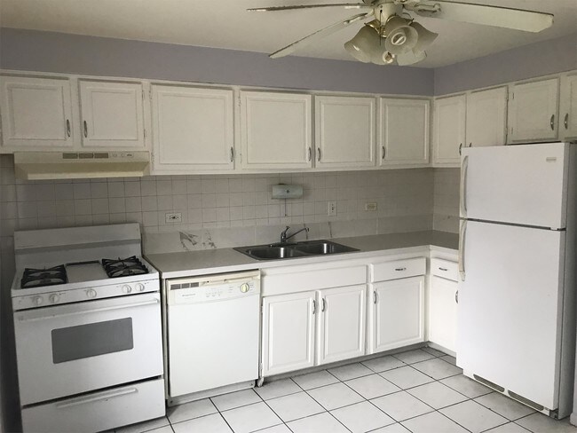 Building Photo - 1225 E WOODBURY Ln