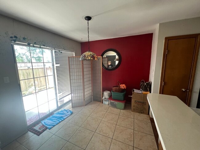 Building Photo - 505 Palm Valley Cir