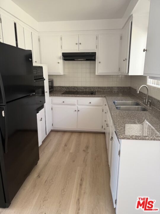 Building Photo - 559 E Hyde Park Pl