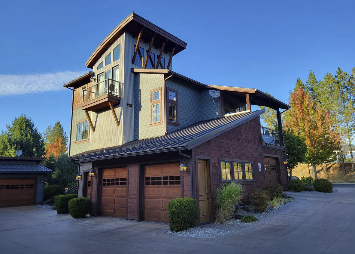 Foto principal - 2090 W Bellerive Ln