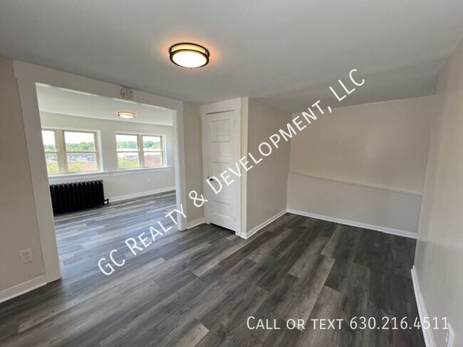 Foto del edificio - ***NOT YOUR ORDINARY STUDIO! 100% UPDATED ...
