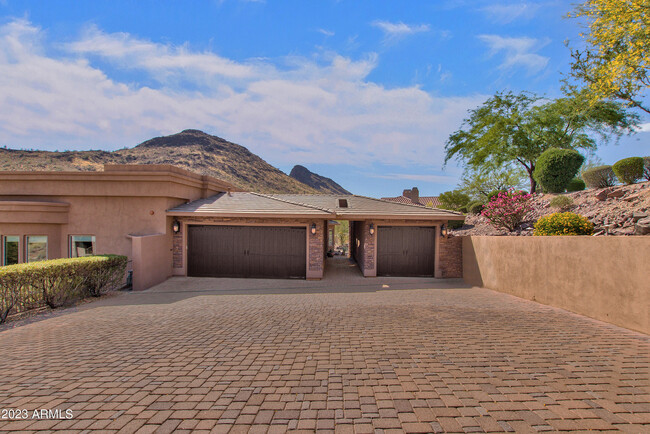 Building Photo - 9612 Solitude Canyon