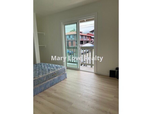 Foto del edificio - Multifamily Home - Upstairs Unit 2 Bed 1 Bath