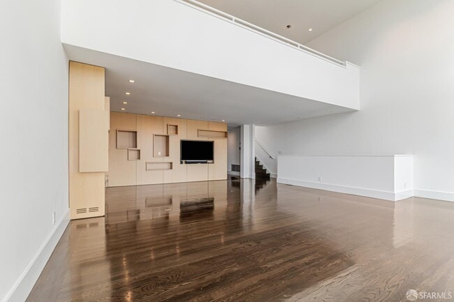 Building Photo - 69 Uranus Terrace