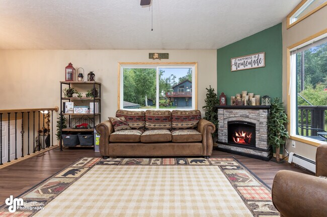 Foto del edificio - 10230 Crest View Ln