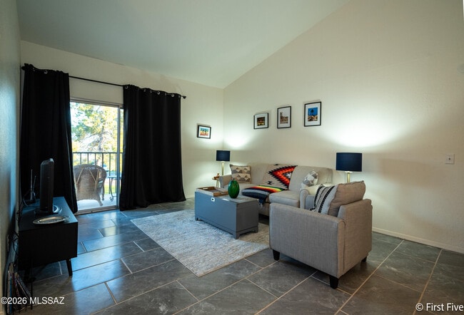 Foto del edificio - 816 S Langley Ave