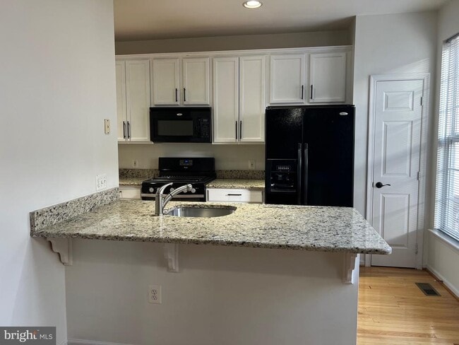 Foto del edificio - 5925 Kirkcaldy Ln