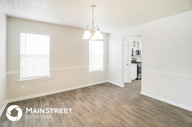 Building Photo - 605 Gardinia Dr