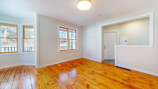 Building Photo - 12 Stuyvesant St