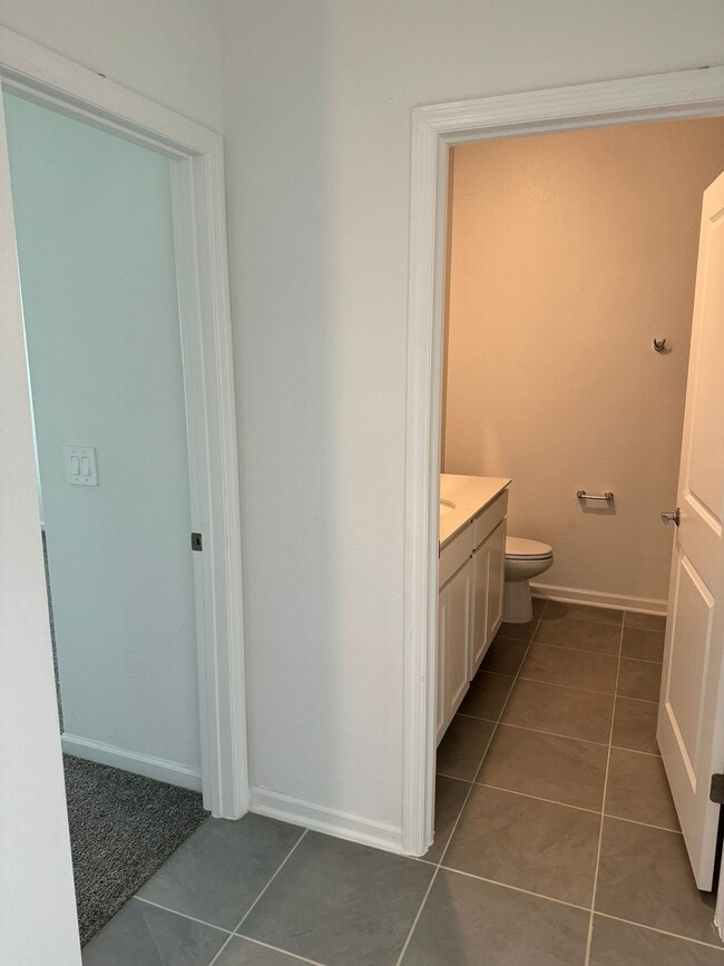 Building Photo - 788 Daring Dr