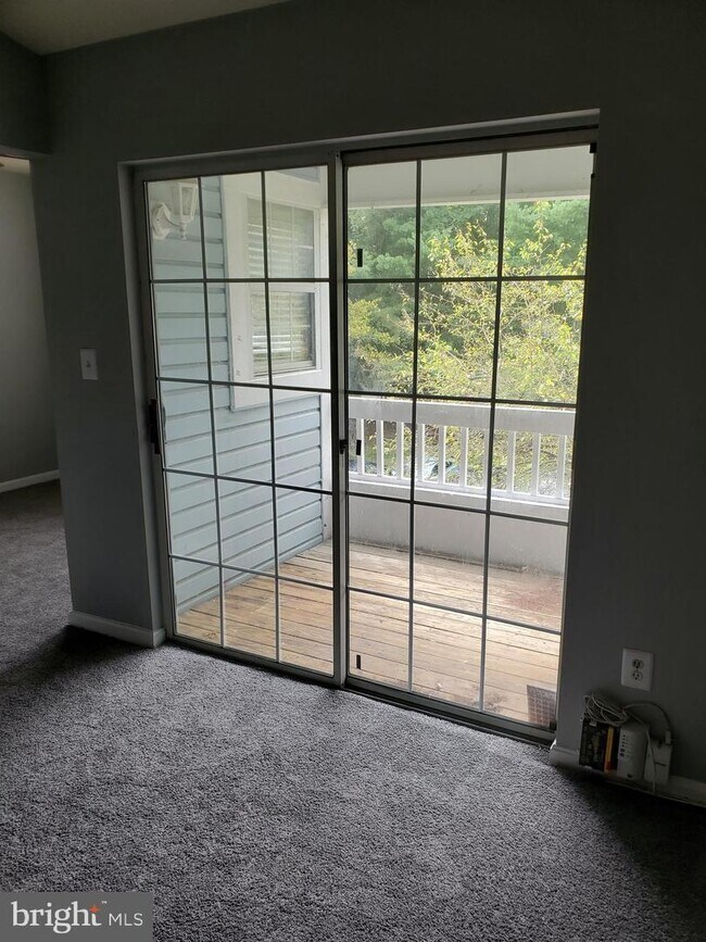 Foto del edificio - 8613 Falls Run Rd