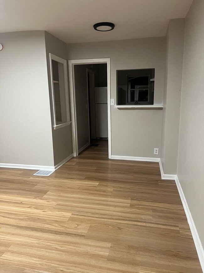 Photo - 1468 W 32nd St Apartment