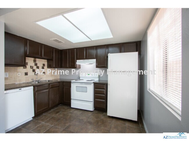 Building Photo - 15601 N 27th St