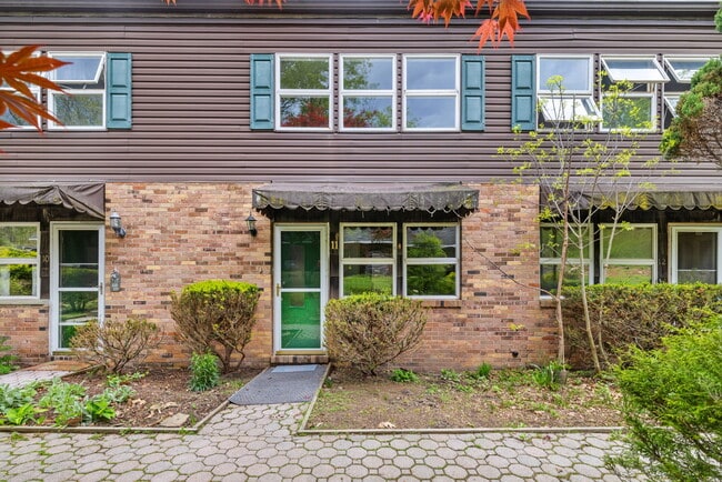 Foto del edificio - 216 Oakview Dr