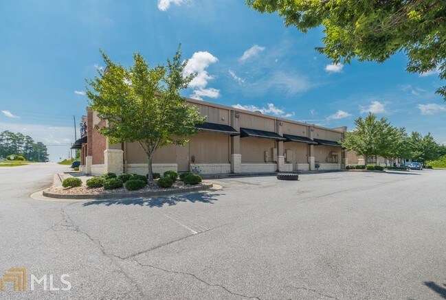 Building Photo - 2483 Cedarcrest Rd