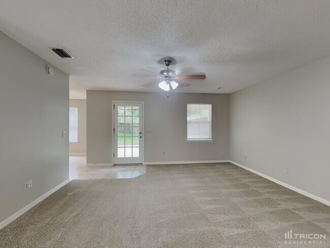 Foto del edificio - 8515 Long Meadow Ct