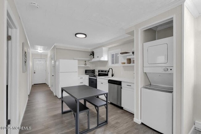 Building Photo - 116 1st Ave