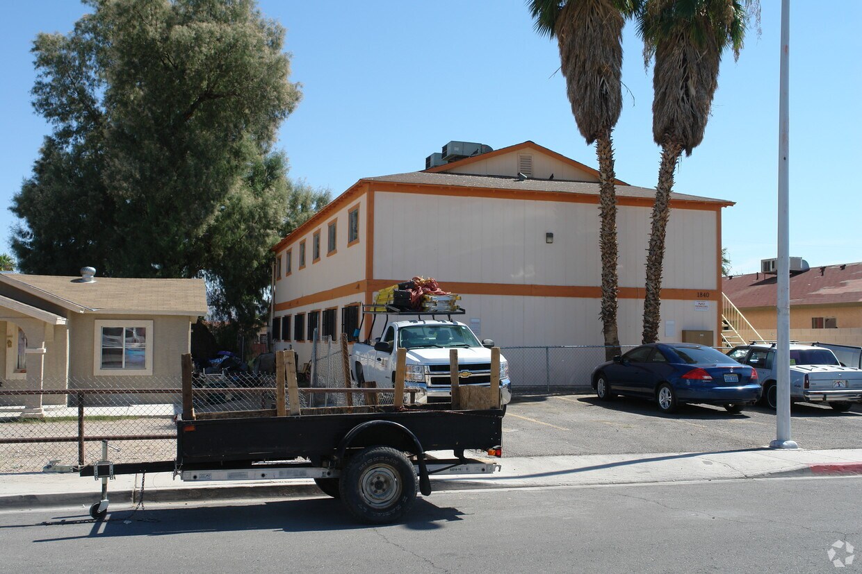 Building Photo - 1840 Harding St