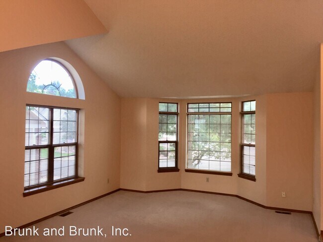 Foto del edificio - 5 br, 3.5 bath House - 2340 Kittridge Avenue
