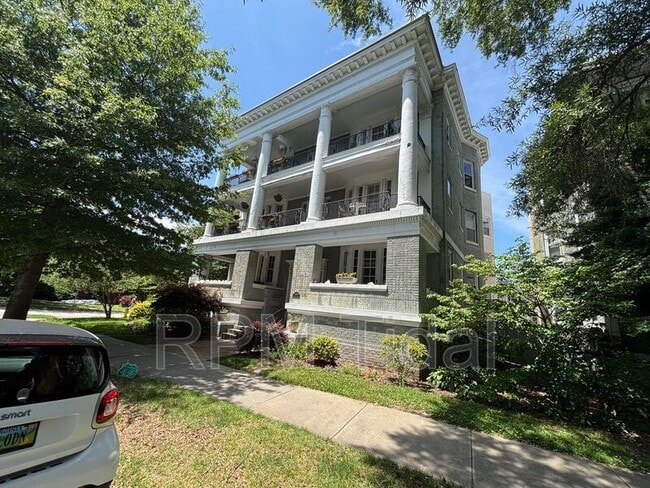 Building Photo - 1005 Colonial Ave
