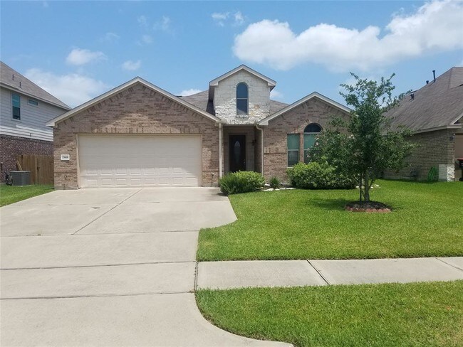 Building Photo - 23618 Starbridge Lake Ln