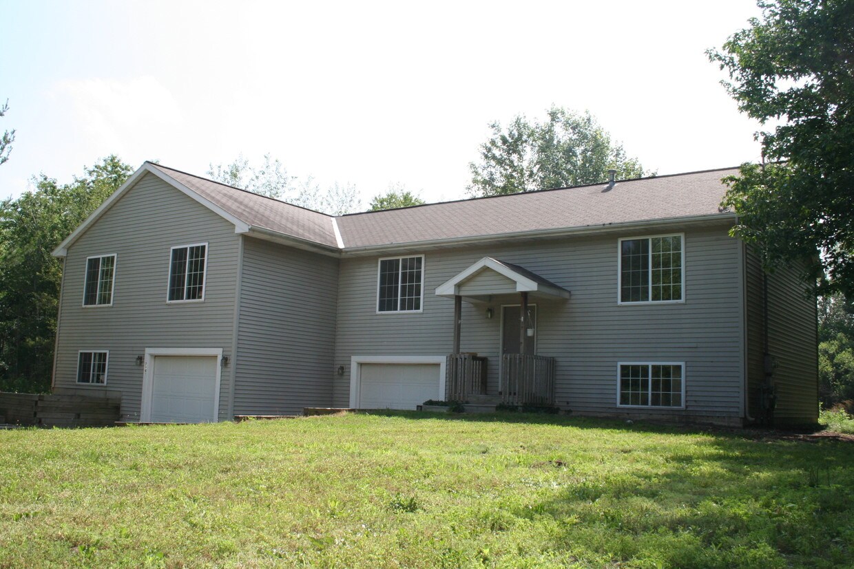 7943 48th Ave, Hudsonville, MI 49426 House Rental in Hudsonville, MI